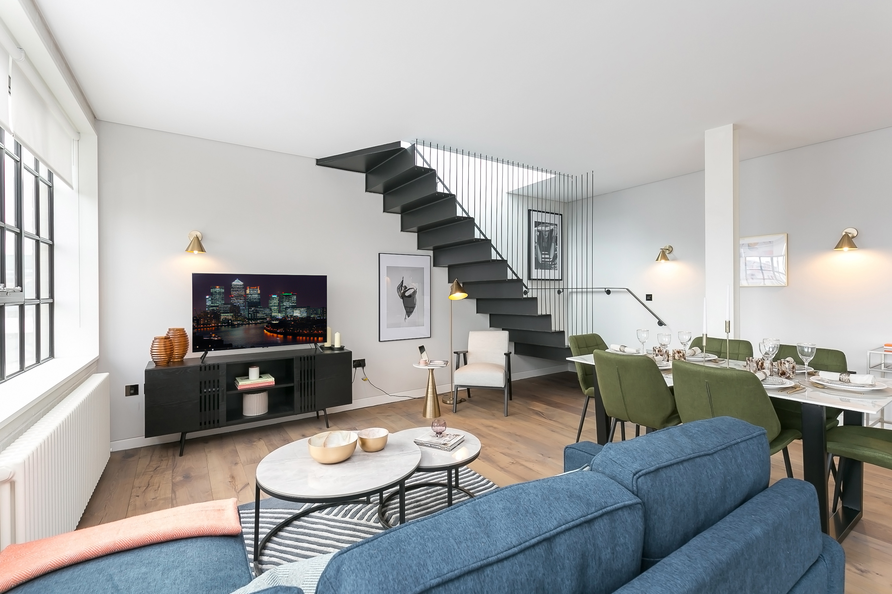2 Bed Deluxe w/ Rooftop Terrace interior — photo 9 of 23