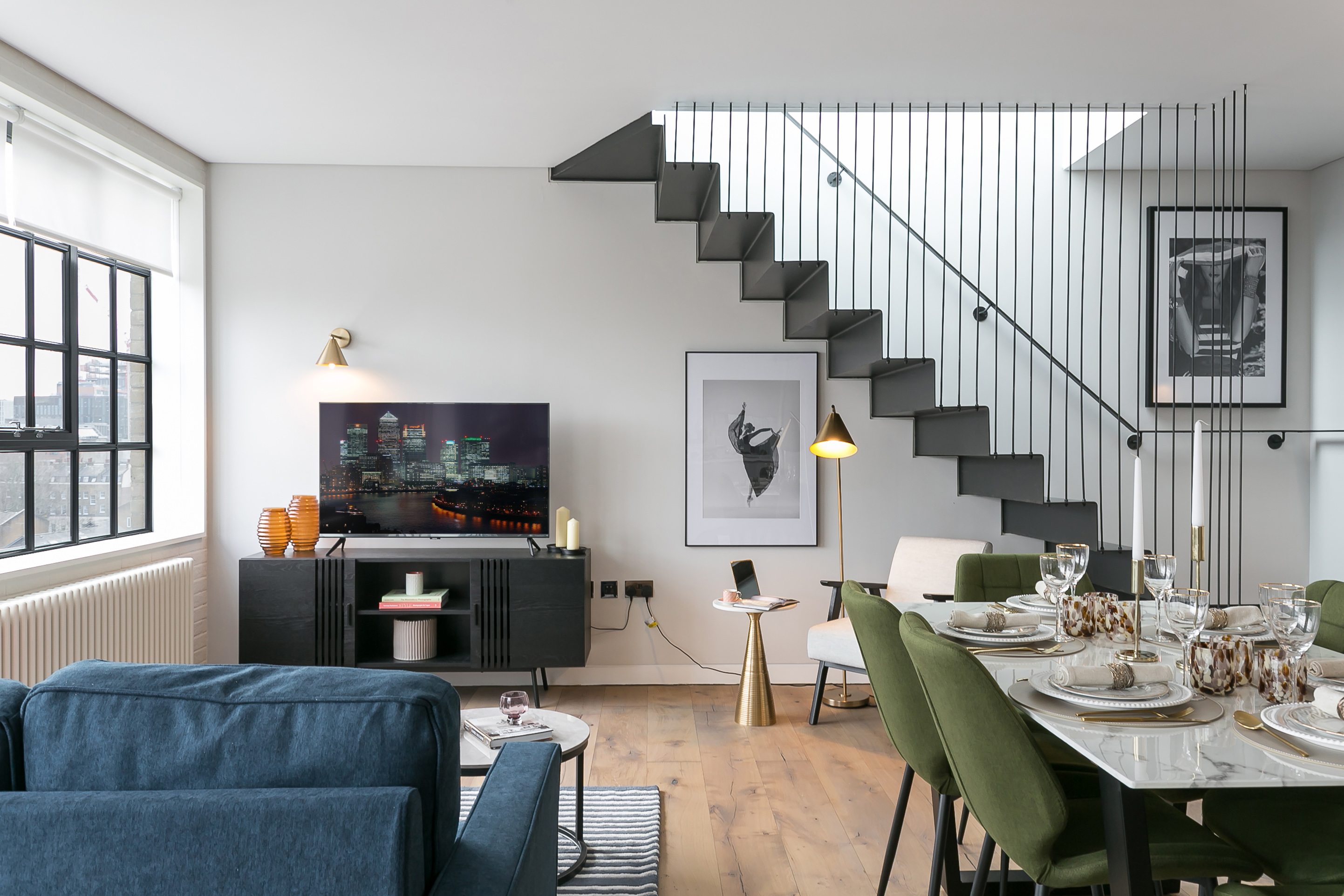 2 Bed Deluxe w/ Rooftop Terrace interior — photo 8 of 23
