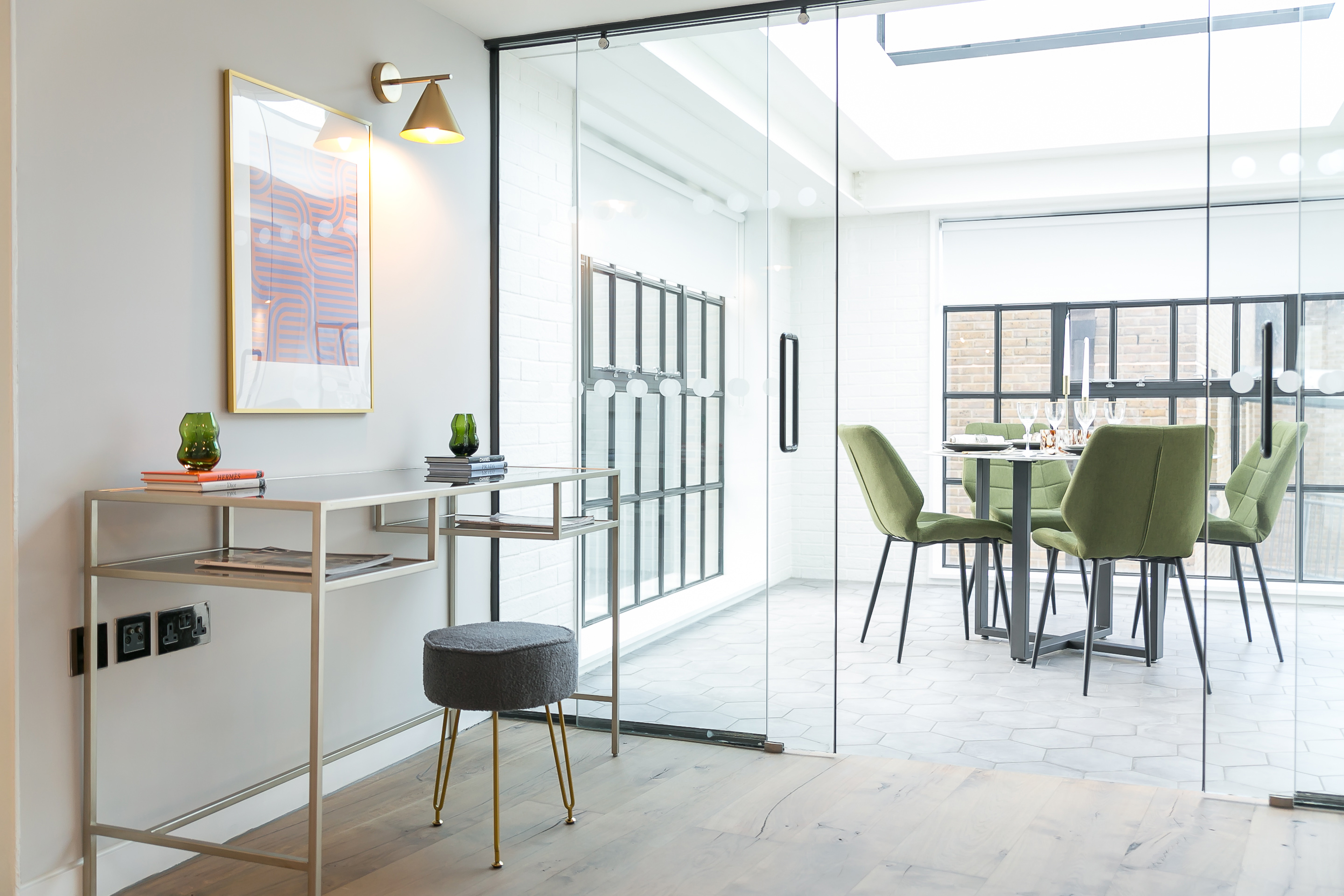 1 Bed Deluxe interior at Urban Chic Clink serviced apartment — photo 12 of 18
