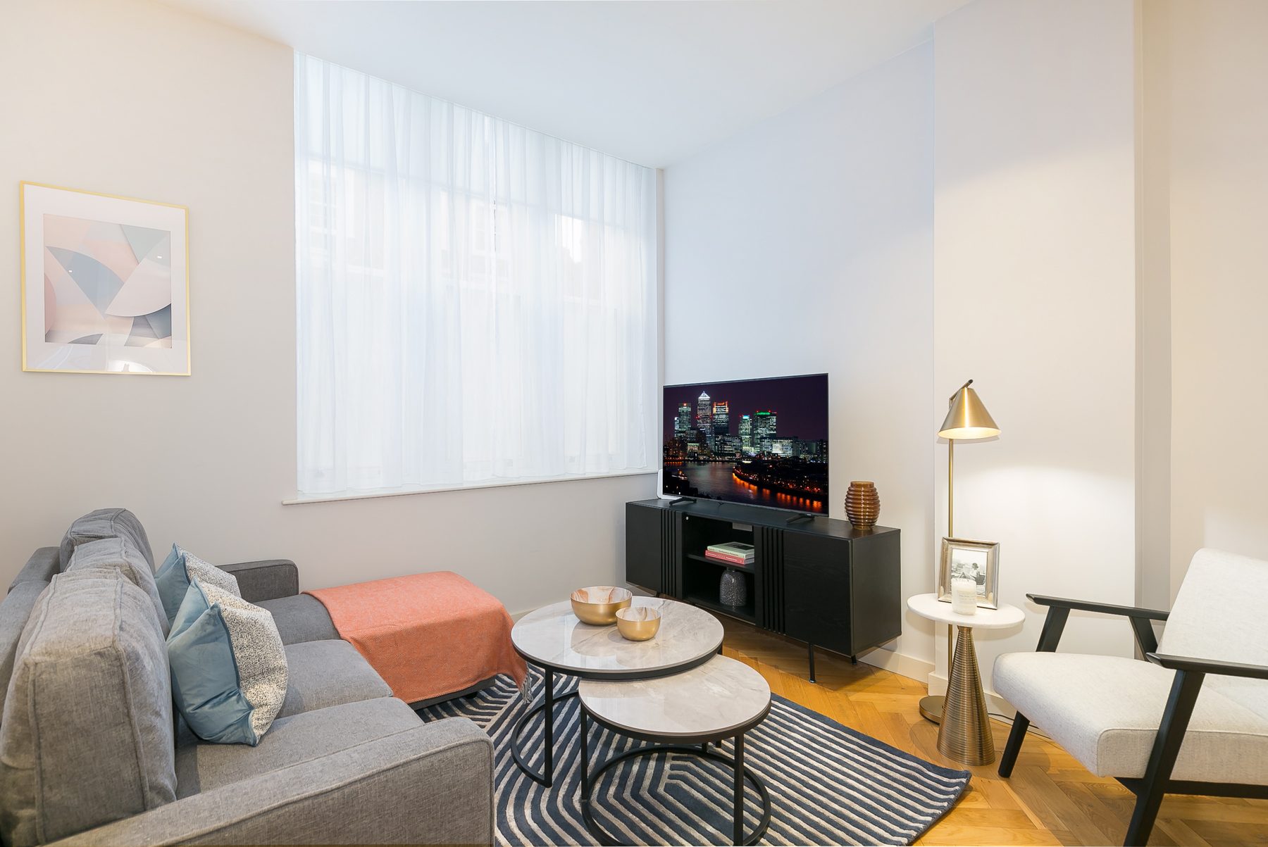 1 Bed w/ Study interior at Urban Chic Camden serviced apartment — photo 15 of 19