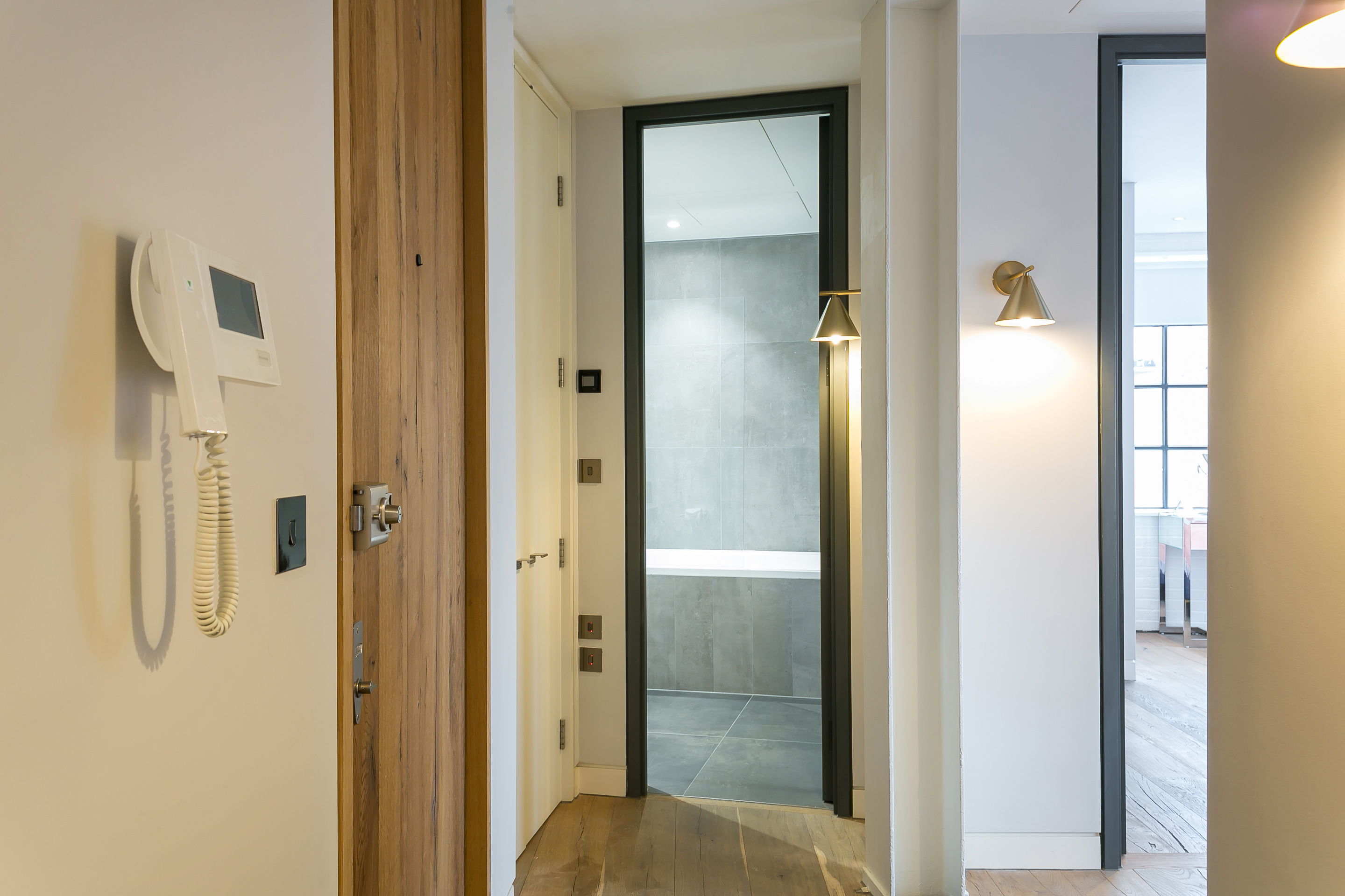 2 Bed Deluxe w/ Rooftop Terrace interior — photo 6 of 23