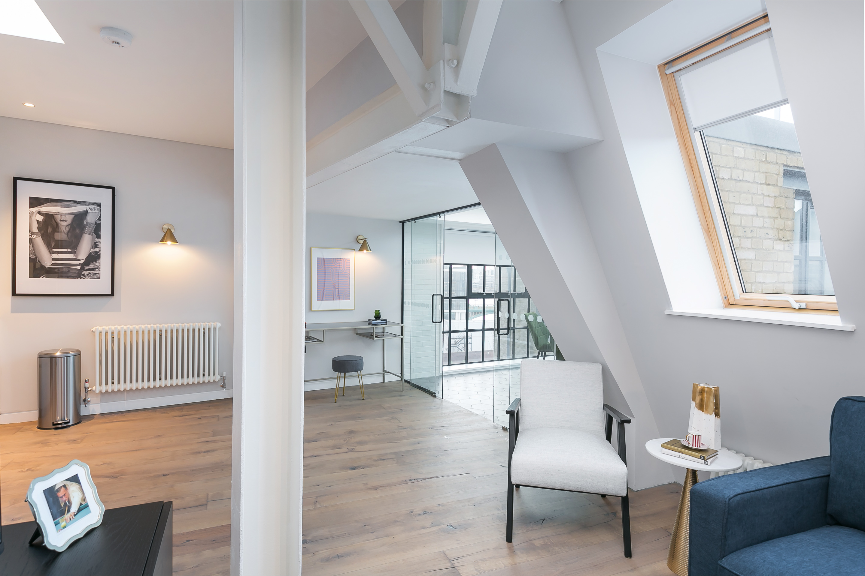 1 Bed Deluxe interior at Urban Chic Clink serviced apartment — photo 6 of 18
