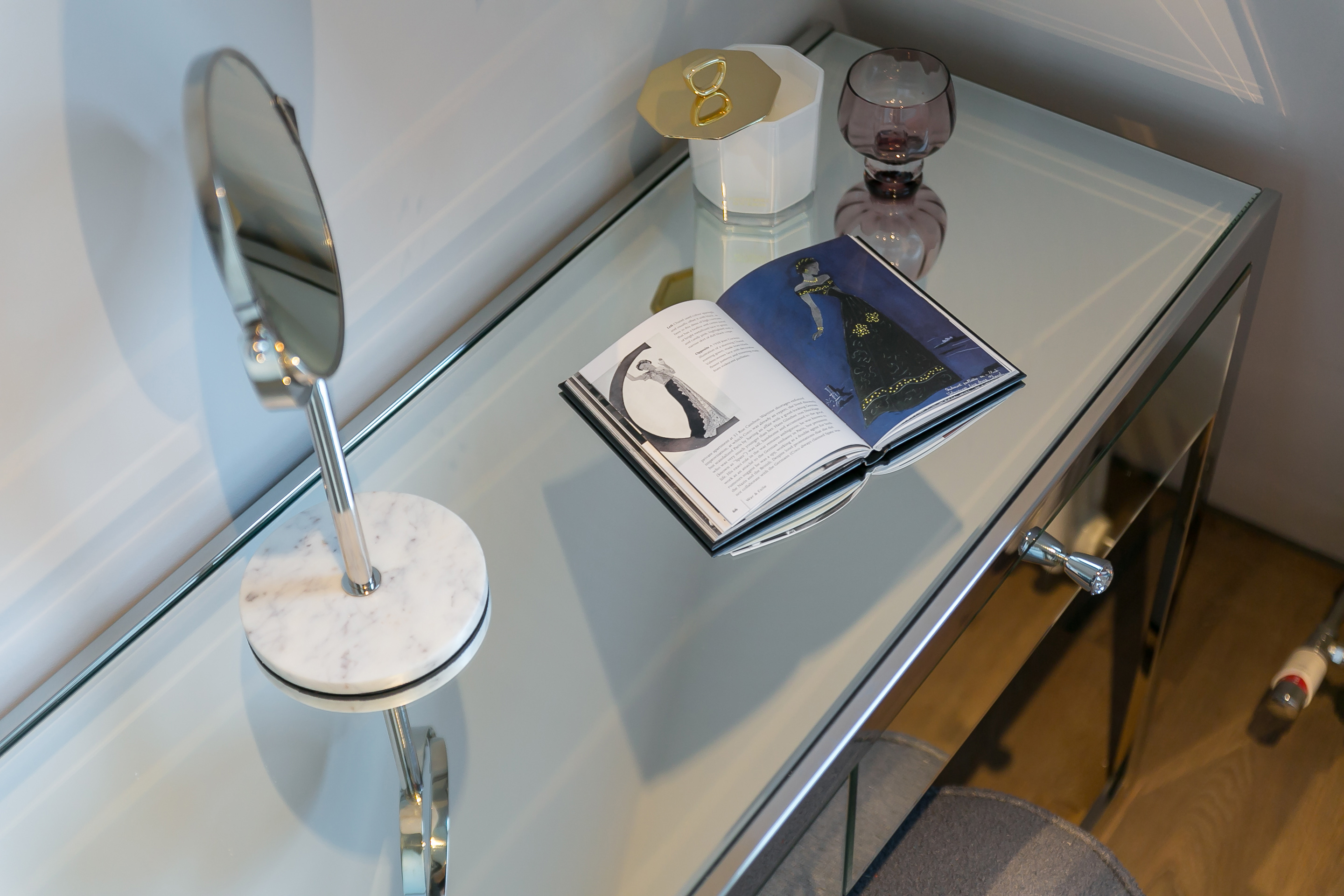 1 Bed Deluxe interior at Urban Chic Clink serviced apartment — photo 17 of 18