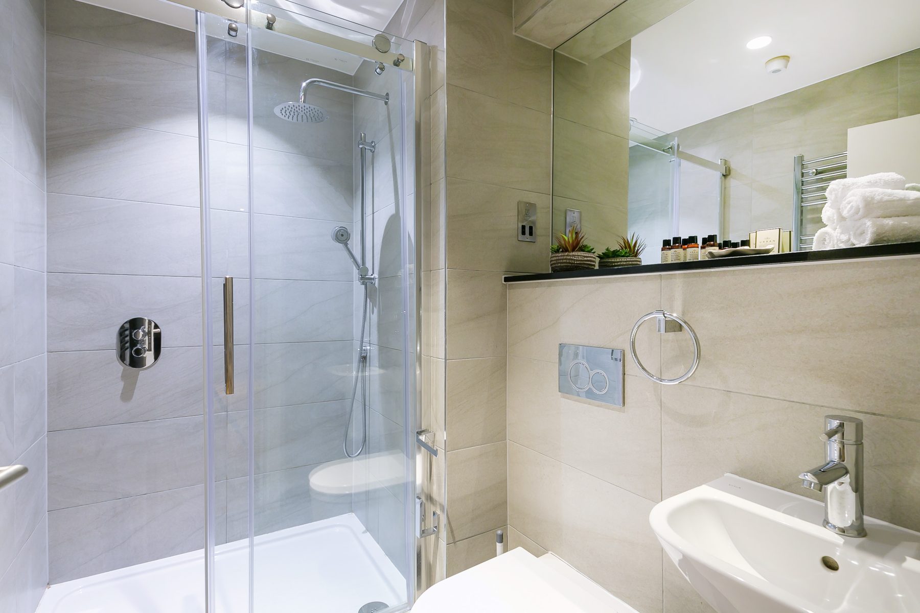 3 Bed interior — photo 14 of 31