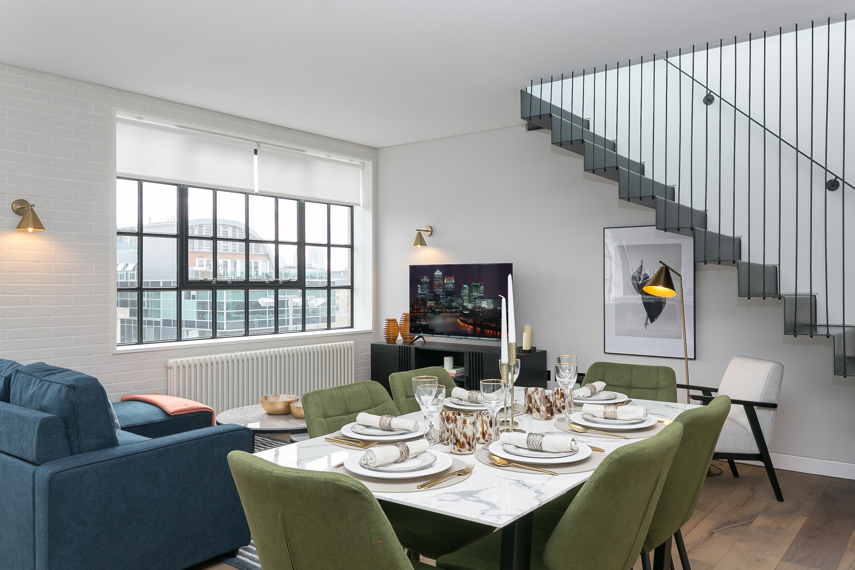 2 Bed Deluxe w/ Rooftop Terrace interior — photo 7 of 23
