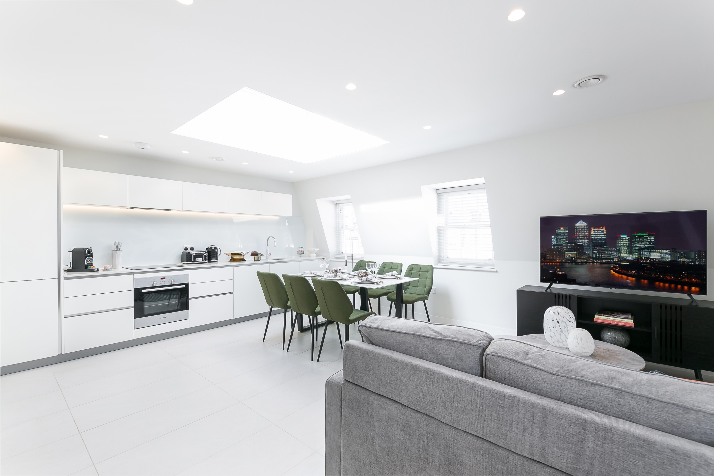 3 Bed Deluxe w/ Terrace interior — photo 7 of 25