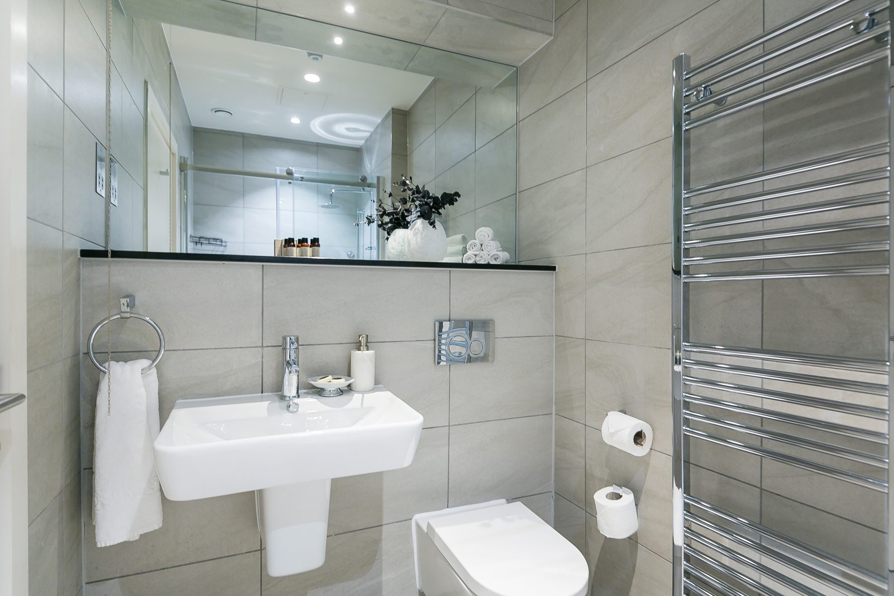 1 Bed w/ Study interior at Urban Chic Camden serviced apartment — photo 11 of 19